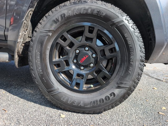Used 2020 Toyota 4Runner SR5 Premium w/ Moonroof Package RWD image 28