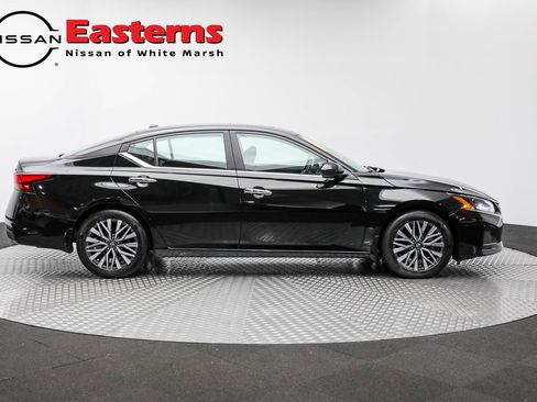 Used 2023 Nissan Altima 2.5 SV w/ SV Premium Package image 5
