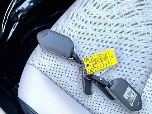 Used 2026 Kia Carnival EX FWD image 14