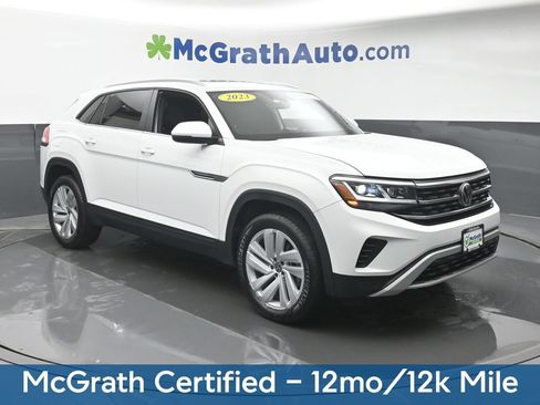 Used 2023 Volkswagen Atlas Cross Sport SE w/ Panoramic Sunroof Package FWD image 2