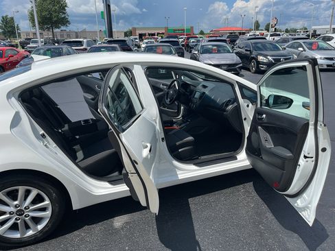 Used 2017 Kia Forte S w/ S Premium Package FWD image 44