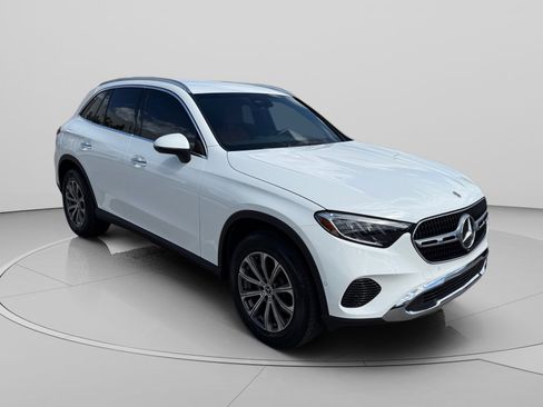 Used 2024 Mercedes-Benz GLC 300 4MATIC image 7