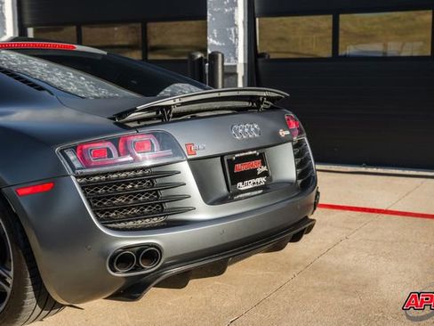 Used 2012 Audi R8 V8 image 43