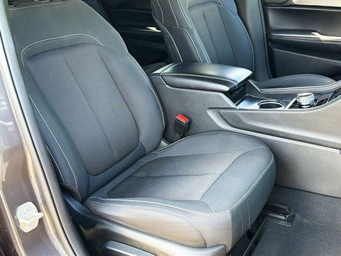 Used 2024 Jeep Grand Cherokee L Laredo RWD image 17