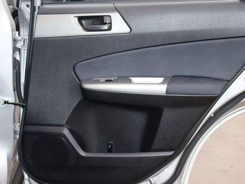 Used 2010 Subaru Forester 2.5X image 31