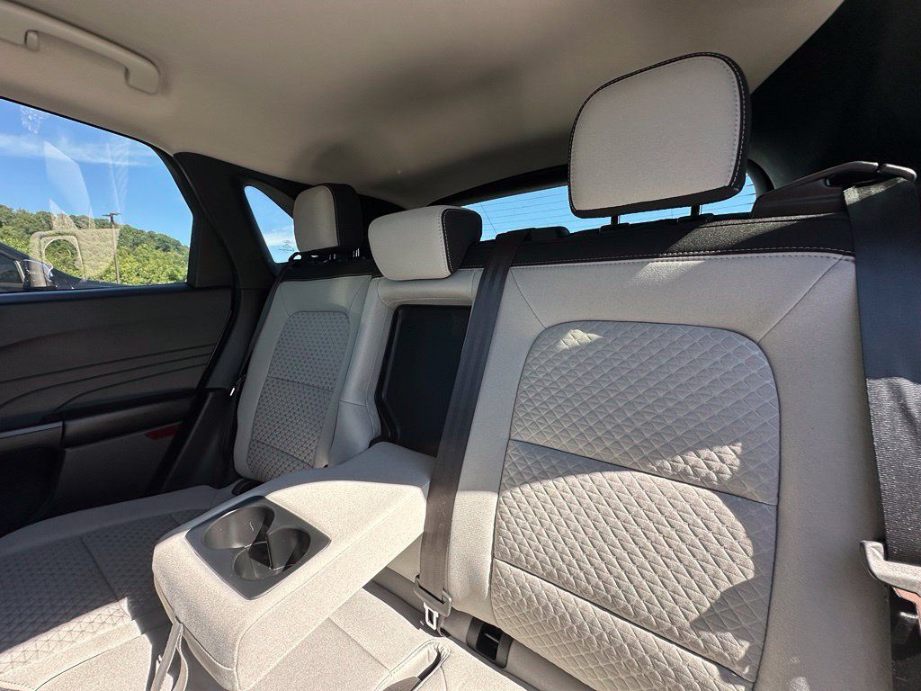 Used 2023 Ford Escape Active AWD/4WD image 17