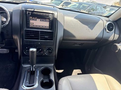 Used 2008 Ford Explorer XLT RWD image 28