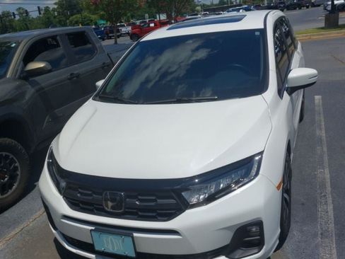 Used 2025 Honda Odyssey EX-L image 2