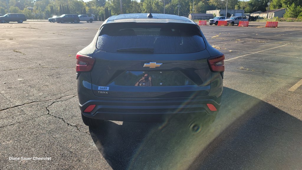 New 2026 Chevrolet Trax LS w/ LS Convenience Package FWD image 10