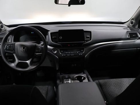 Used 2025 Honda Ridgeline Sport image 17