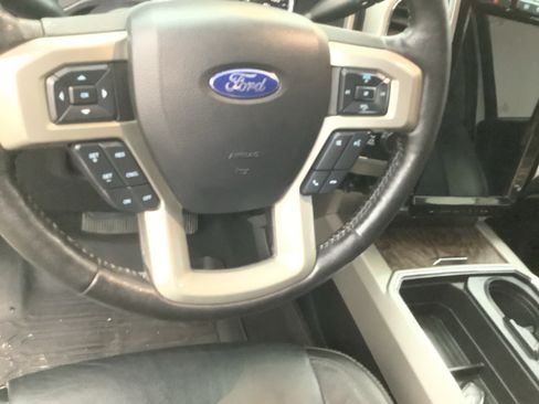 Used 2019 Ford F250 Lariat w/ Lariat Ultimate Package AWD/4WD image 14