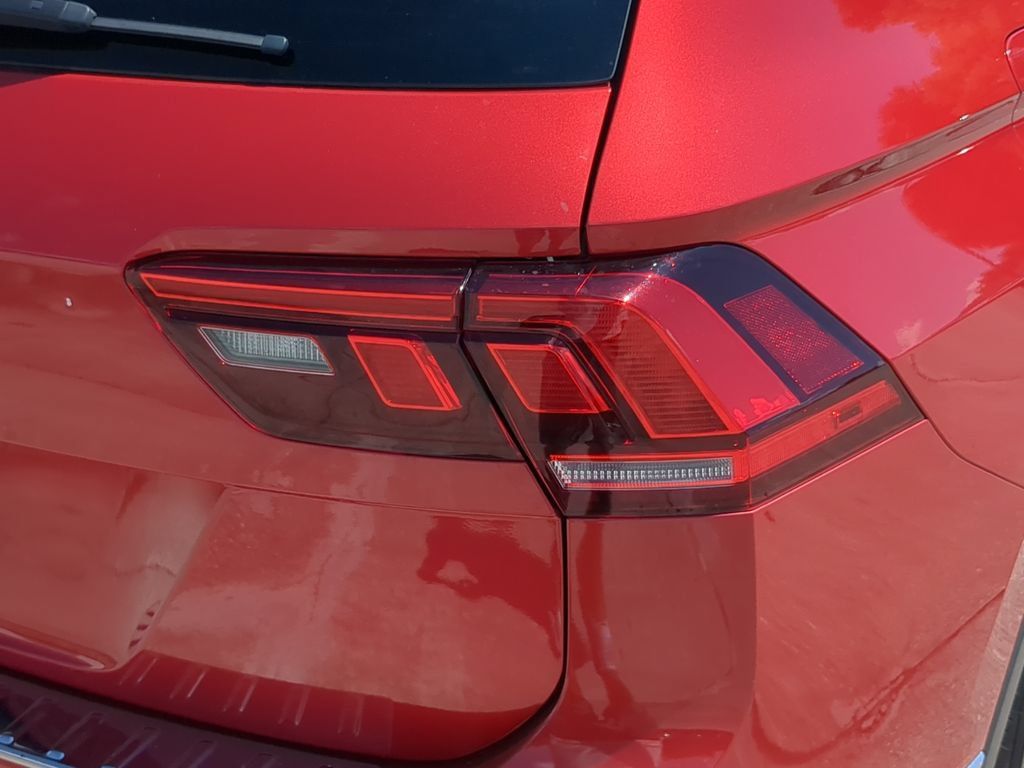 Certified 2023 Volkswagen Tiguan SE FWD image 8