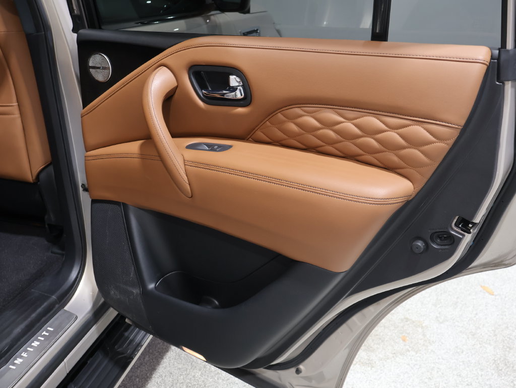 Used 2021 INFINITI QX80 Sensory w/ All-Season Package AWD/4WD image 29