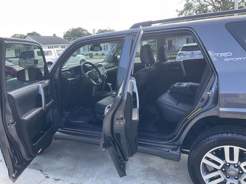 Used 2022 Toyota 4Runner TRD Sport image 9