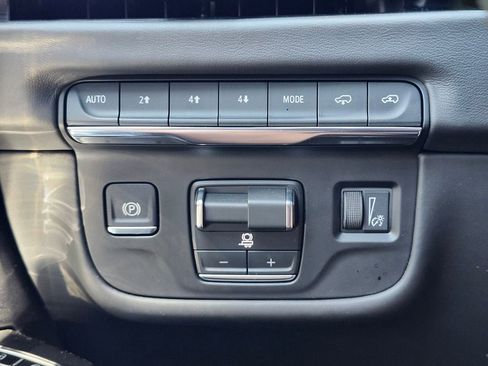 Certified 2026 Cadillac Escalade Platinum Sport w/ LPO, Floor Liner Package AWD/4WD image 24
