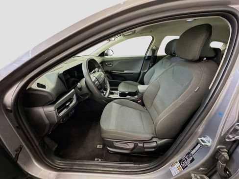 Used 2025 Kia K4 LXS image 13