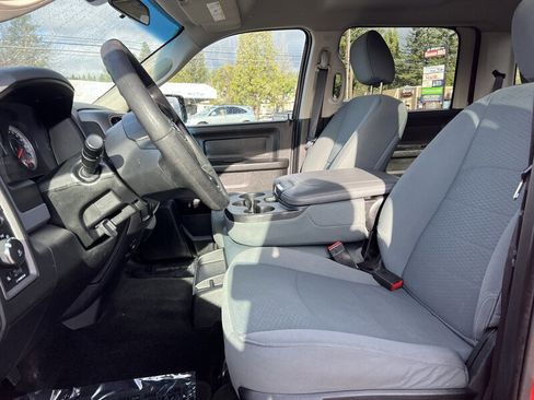 Used 2017 RAM 1500 ST w/ SXT Appearance Group image 9