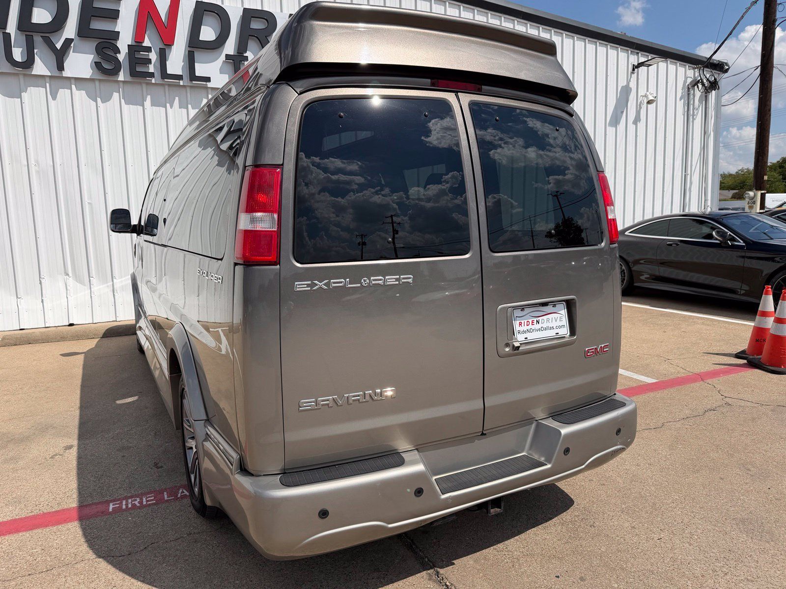 Used 2020 GMC Savana 2500 Extended w/ Enhanced Convenience Package RWD image 5