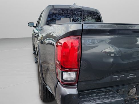 Used 2019 Toyota Tacoma TRD Sport image 21