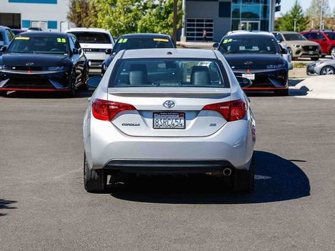 Used 2017 Toyota Corolla SE w/ SE Premium Package image 4