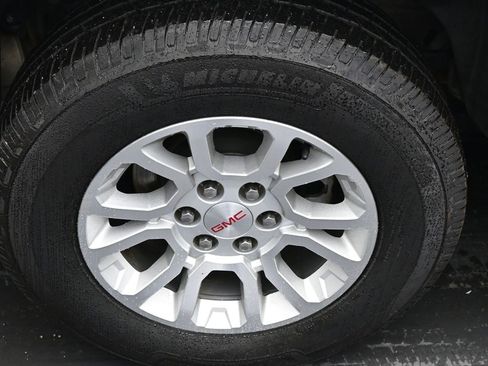 Used 2019 GMC Yukon SLT w/ Open Road Package image 12