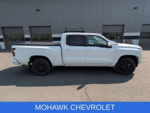 Used 2022 Nissan Frontier SV w/ Technology Package AWD/4WD image 6