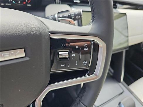 New 2025 Land Rover Discovery Sport S image 19