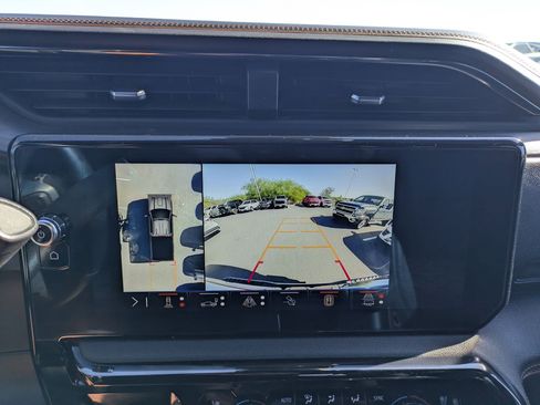 Used 2024 GMC Sierra 2500 AT4 w/ AT4 Premium Plus Package image 19