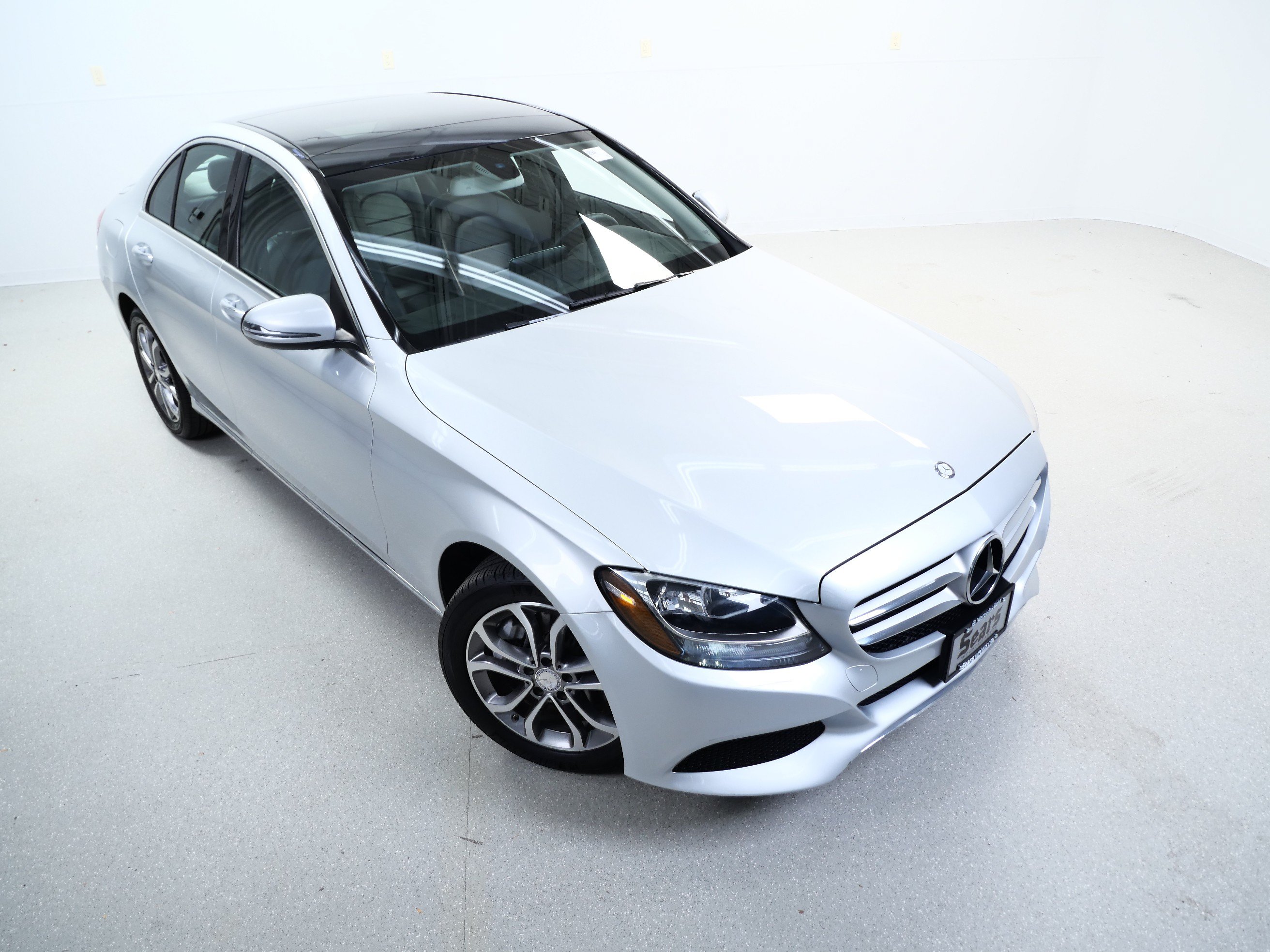 Used 2016 Mercedes-Benz C 300 4MATIC Sedan image 4