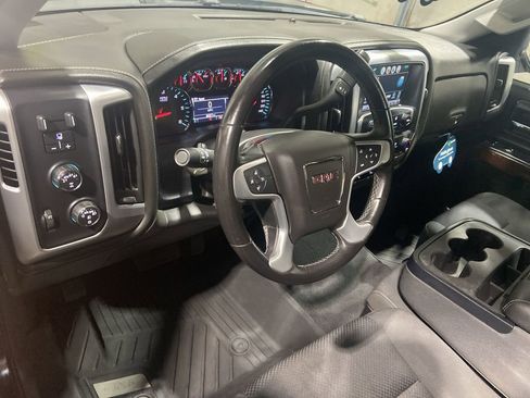 Used 2019 GMC Sierra 1500 SLE w/ SLE Value Package AWD/4WD image 10