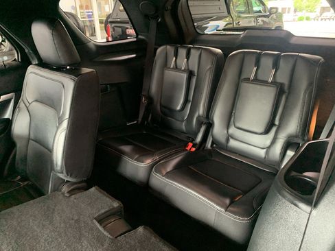 Used 2019 Ford Explorer Limited w/ Class III Trailer Tow Package AWD/4WD image 17