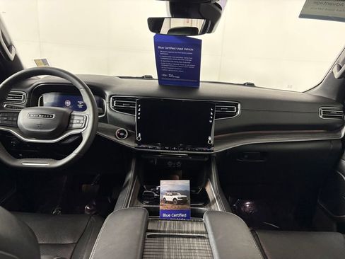 Used 2024 Jeep Wagoneer L Series II w/ Flexible Seating Group image 28