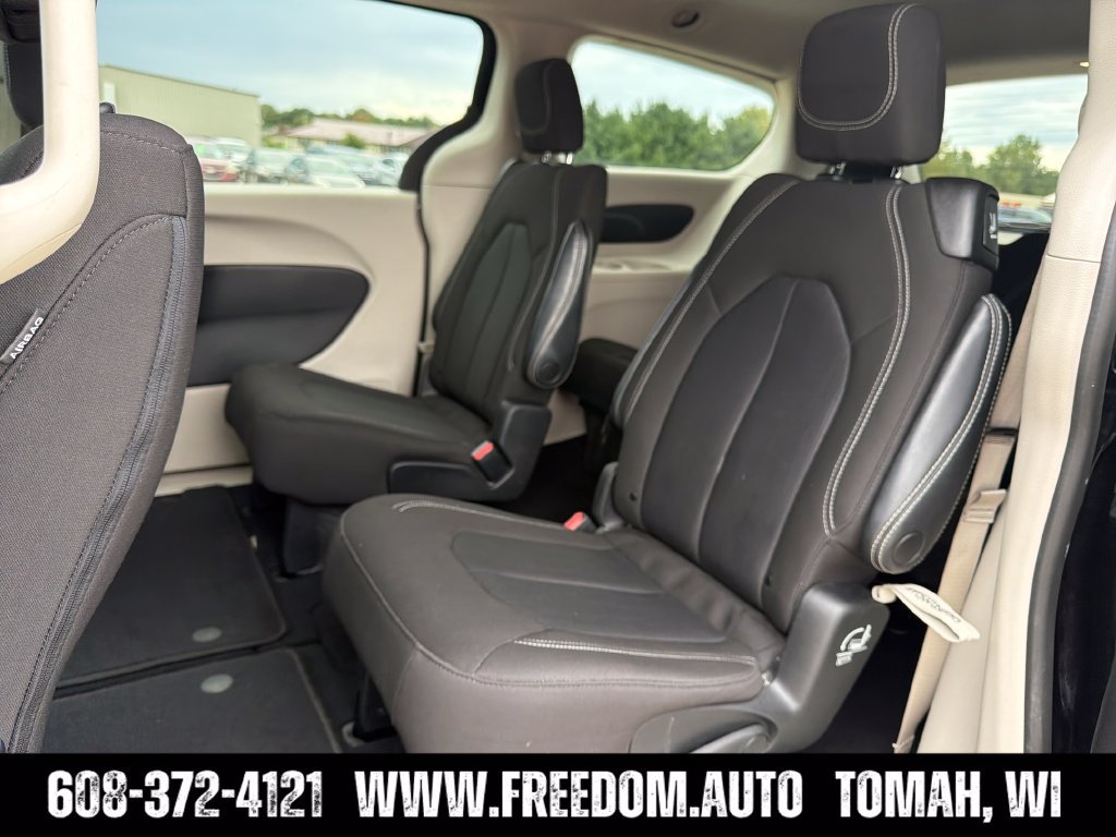 Used 2023 Chrysler Voyager LX FWD image 27