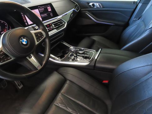 Used 2021 BMW X5 M50i w/ Executive Package image 24