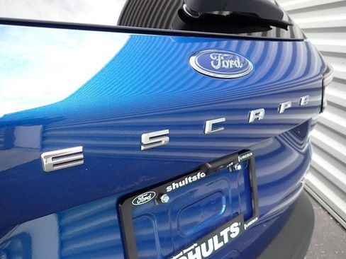 Certified 2022 Ford Escape SEL w/ Technology Package AWD/4WD image 5