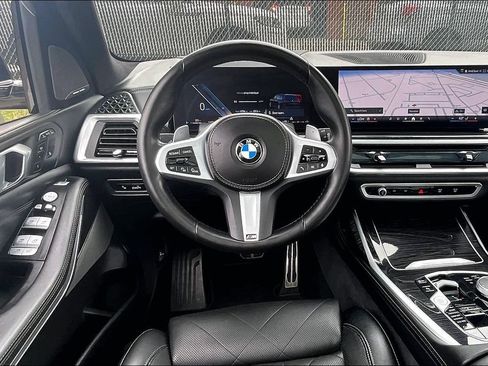 Used 2025 BMW X7 xDrive40i w/ M Sport Package AWD/4WD image 7