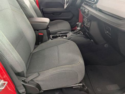 Used 2025 Jeep Wrangler Unlimited Sahara w/ Safety Group AWD/4WD image 30