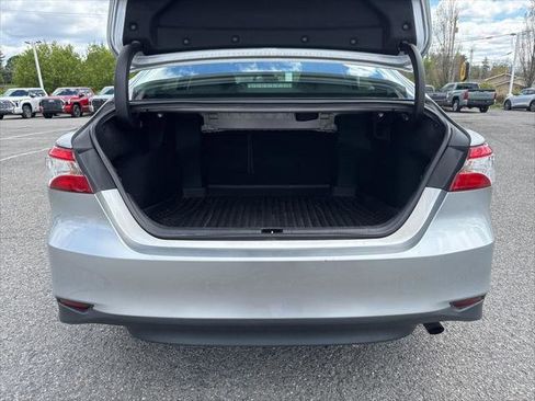 Certified 2018 Toyota Camry LE w/ Convenience Package FWD image 4