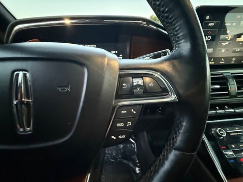 Used 2020 Lincoln Navigator L Reserve w/ Equipment Group 208A Reserve AWD/4WD image 23