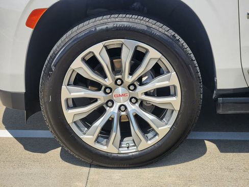 Used 2023 GMC Yukon Denali RWD image 10