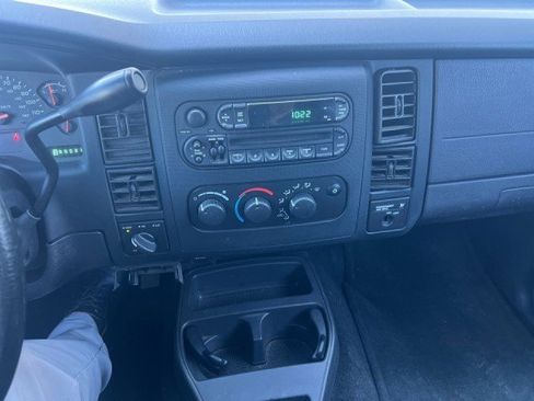Used 2004 Dodge Dakota SLT w/ PWR Convenience Group image 3
