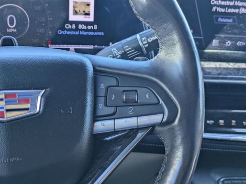 Used 2023 Cadillac Escalade Premium Luxury AWD/4WD image 17