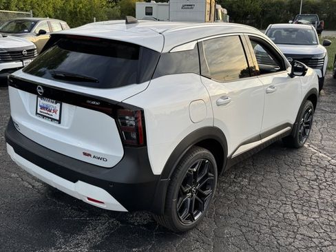 New 2026 Nissan Kicks SR w/ SR Premium Package AWD/4WD image 18