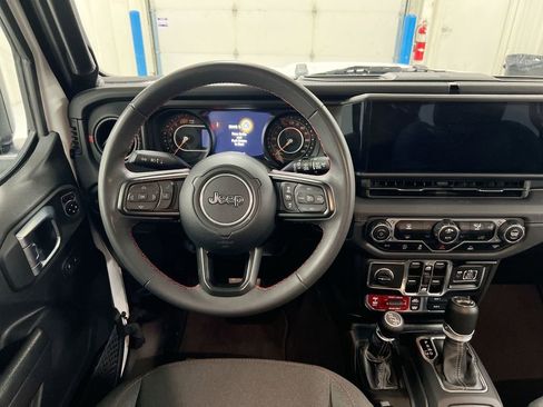 Used 2024 Jeep Wrangler Unlimited Rubicon image 11