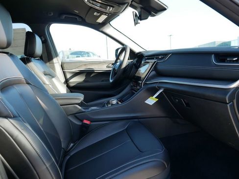 New 2025 Jeep Grand Cherokee Limited image 22