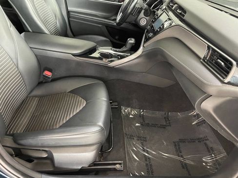 Used 2020 Toyota Camry SE image 27