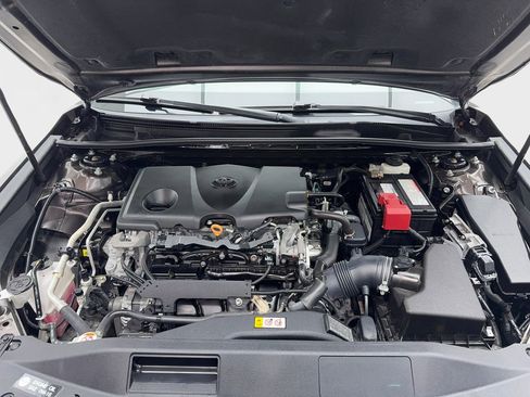 Used 2020 Toyota Camry LE image 13