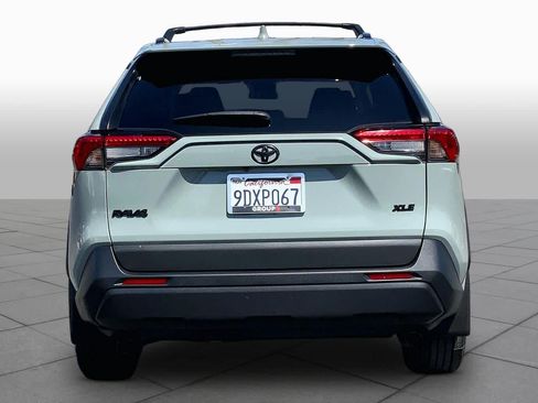 Used 2022 Toyota RAV4 XLE Premium FWD image 4