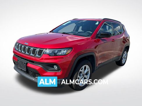 Used 2025 Jeep Compass Latitude AWD/4WD image 1