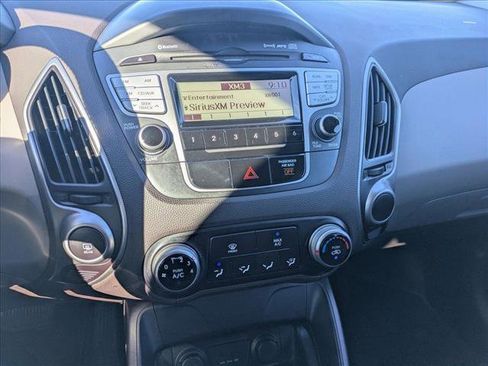 Used 2011 Hyundai Tucson GLS image 14